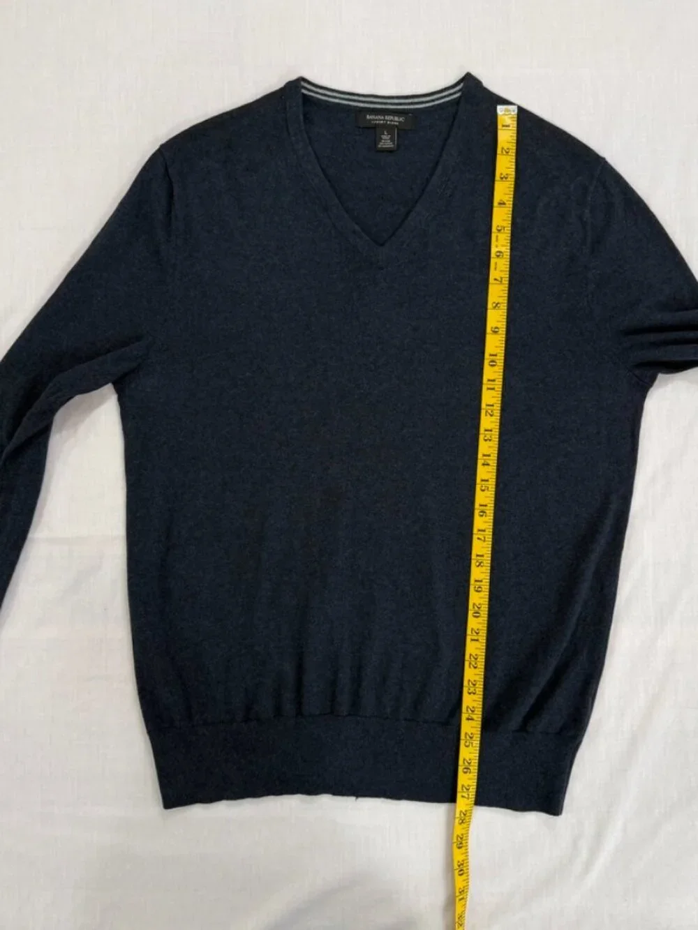 Banana Republic Luxury Blend Men's L V-Neck Sweater Silk Cashmere Navy Blue